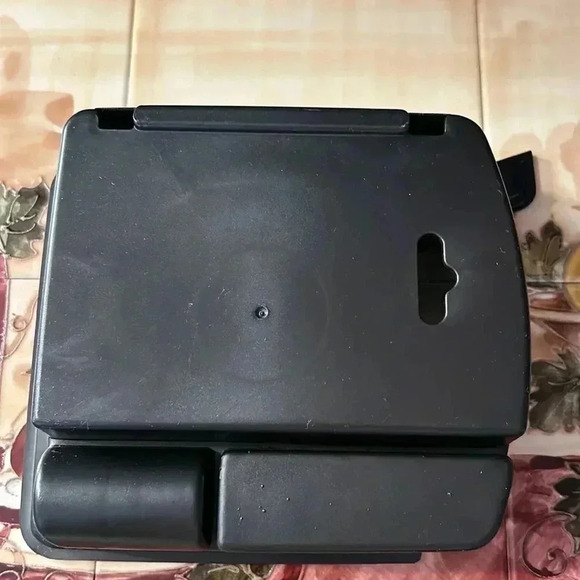 Center console tray - Picture 4 of 4